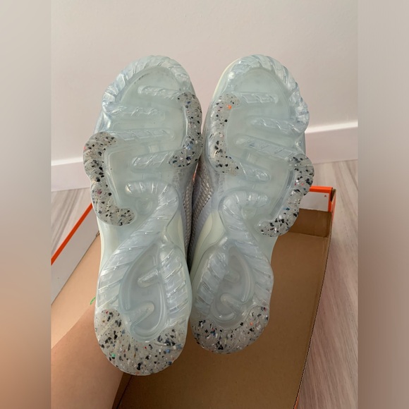 Nike Air Vapourmax 2021 FK Sneakers (6.5) - Picture 3 of 5